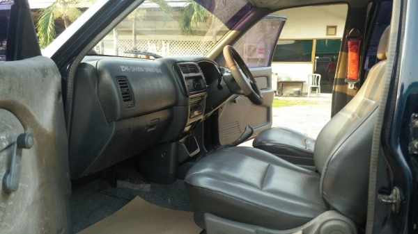 มิตซูบิชิ L200 สตาด้า 4ประตู มิตซูบิชิ L200 สตาด้า 4ประตู