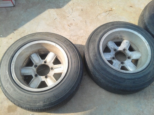 ขายล้อเเม็กขอบ15 กว้าง8.5นิ้ว  ET-27  5รู139.7