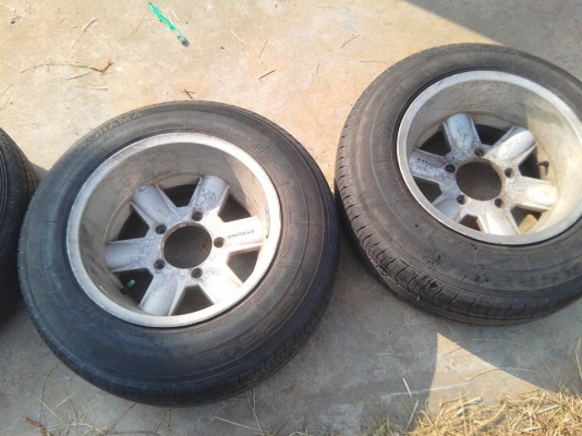 ขายล้อเเม็กขอบ15 กว้าง8.5นิ้ว  ET-27  5รู139.7