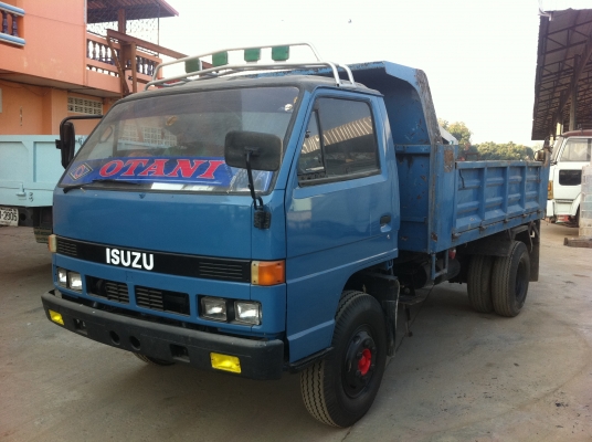 Isuzu Npr  ช่วงล่าง F ยางเต็ม 6 เส้น ทะเบียนพร้อมโอน