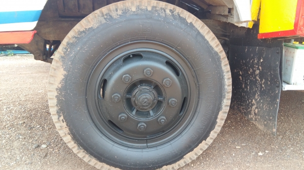 ขายด่วน10ล้อหัวยาวเทเลอร์พร้อมใช้เครื่อง6BF185แรงพวงมาลัยพาวเวอร์ จิฟฟี่ 6เกียร์เดินหน้า