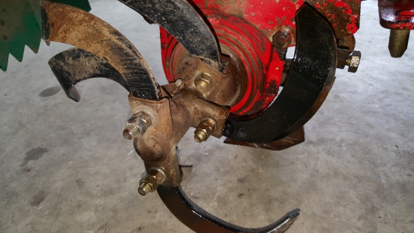 รถพรวนดิน สาดออกข้าง พร้อมใช้ รหัสสินค้า V - 9