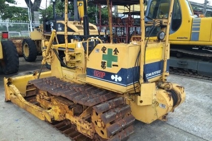 KOMATSU D20P-6 มีวินช์ลากของ