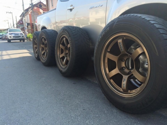 Te37 18x9 off-0 พร้อมยาง265/60/18