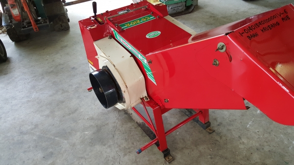 เครื่องย่อยกิ่งไม้ รหัสสินค้า V - 6 ใหญๆๆ เครื่องย่อยกิ่งไม้ รหัสสินค้า V - 6 ใหญๆๆ