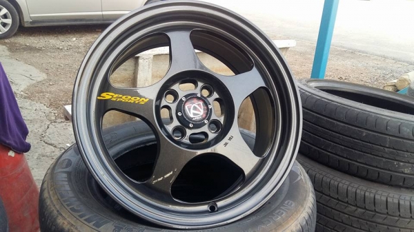 ขายล้อแม็กมือ2 spoon 15" สีเทาดำเงามาใหม่ สนใจติดต่อตาเล็ก ล้อและยางครับ 081-3747940