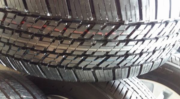 ขายแม็กป้ายแดง New pajero 18" พร้อมยางปี15 สนใจติดต่อ ตาเล็ก ล้อและยาง 081-3747940