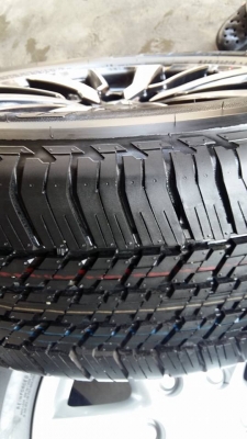 ขายแม็กป้ายแดง New pajero 18" พร้อมยางปี15 สนใจติดต่อ ตาเล็ก ล้อและยาง 081-3747940