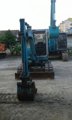 ขาย KOMATSU PC 40-7 มาใหม่ เก่าญี่ปุ่น  สภาพสวยมาก เดิมๆๆไม่บิ้ว เก๋งพร้อม  ชั่วโมงน้อย 3,XXX สนใจโทร 0893818694 ดวงนภาจ้า