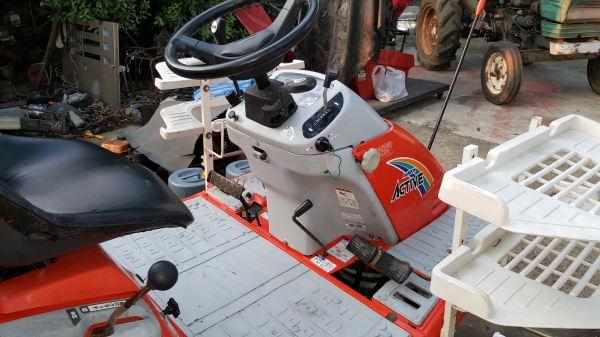 รถดำนา 4 แถว คูโบต้า รถดำนา 4 แถว คูโบต้า