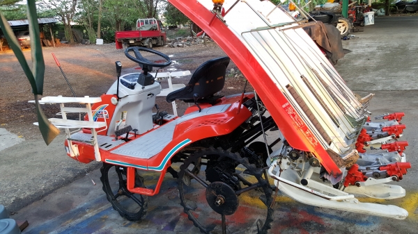 รถดำนา 4 แถว คูโบต้า รถดำนา 4 แถว คูโบต้า