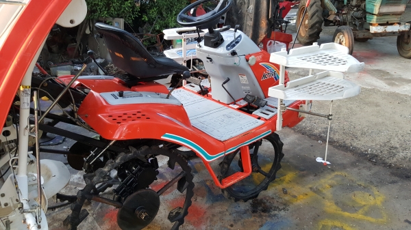 รถดำนา 4 แถว คูโบต้า รถดำนา 4 แถว คูโบต้า