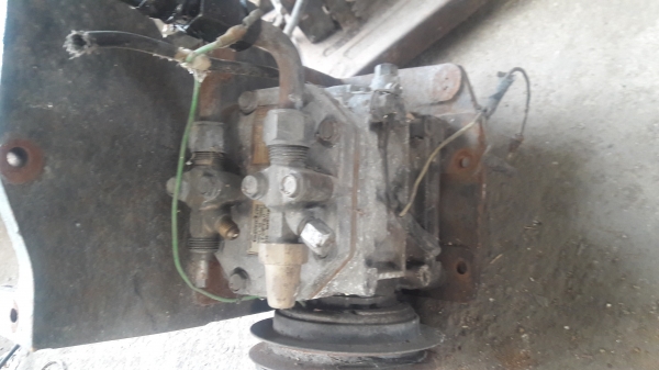 ขายคอมแอร์ลูกสูบคู่ของนอก ติดเครื่อง 6 HH - TURBO 260