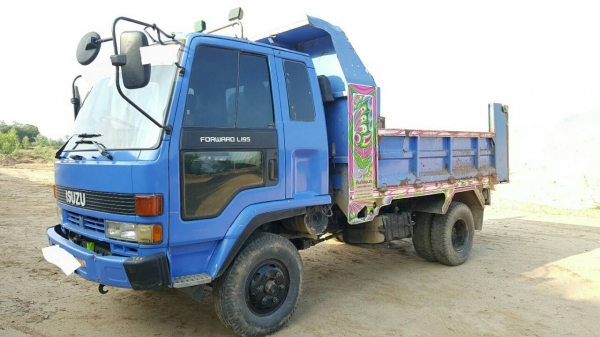 ขายรถ ISUZU ROCKY ดั้มดิน  เครื่อง 6HE1 195 แรงม้า เครื่องดี คัสชี FRR32HB สวยกริบ แอร์เย็น กระจกไฟฟ้า เบรคทิฟฟี่(ลมดัน)