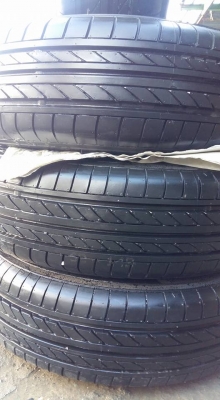 ขายล้อแม็กป้ายแดง jazz gk 15"ยางปี 15 สนใจติดต่อตาเล็ก ล้อและยางครับ 081-3747940