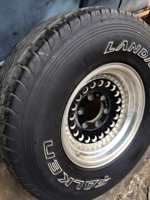 ล้อขอบ 15"6รู139.7 Offset -13 พร้อมยาง 31"x10.5R15 ล้อขอบ 15"6รู139.7 Offset -13 พร้อมยาง 31"x10.5R15