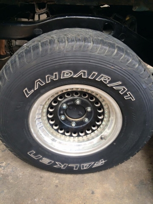 ล้อขอบ 15"6รู139.7 Offset -13 พร้อมยาง 31"x10.5R15 ล้อขอบ 15"6รู139.7 Offset -13 พร้อมยาง 31"x10.5R15