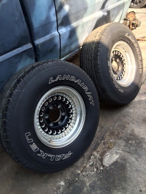 ล้อขอบ 15"6รู139.7 Offset -13 พร้อมยาง 31"x10.5R15 ล้อขอบ 15"6รู139.7 Offset -13 พร้อมยาง 31"x10.5R15
