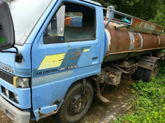 ISUZU 6 ล้อกลาง ใช้บรรทุกน้ำหรือ ดูดสิ่งปฎิกูล เอาใช้งานได้เลย คัดซีมีสนิมเกาะตามผิวบางๆ ไม่กินเนื้อเหล็ก เครื่องใช้งานได้ปกติ สนใจติดต่อ 0835601591 หรือ 0903494058 ดูรถได้ที่ สระบุรี