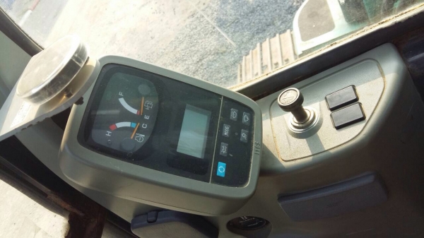 รถขุด Kobelco SK115SR (สต็อก 3 units) นำเข้าจากญี่ปุ่น สนใจโทร. 080-6565422 (หนิง)