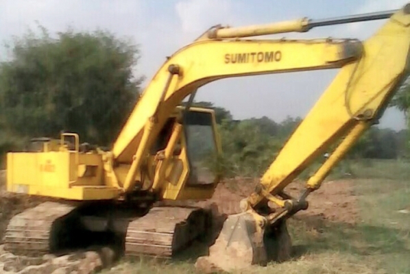 ขาย SUMITOMO F2 2800 รถบอดี้สวยพร้อมทำงานได้เลยครับ เครื่องยนต์เดิม ปั๊ม K3V ภายในสะอาดใช้งานได้คล่องตัวดี ภายนอกบูมอาร์มไม่ปะ ช่วงล่างแน่นดี โซ่ใบแทรกสภาพดีโดยรวมประมาณ 60\% พร้อมใช้งานได้เลย เอกสารสัญญาซื้อขาย ราคาต่อรองได้ครับ