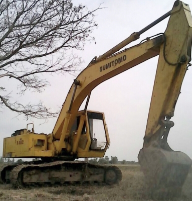 ขาย SUMITOMO F2 2800 รถบอดี้สวยพร้อมทำงานได้เลยครับ เครื่องยนต์เดิม ปั๊ม K3V ภายในสะอาดใช้งานได้คล่องตัวดี ภายนอกบูมอาร์มไม่ปะ ช่วงล่างแน่นดี โซ่ใบแทรกสภาพดีโดยรวมประมาณ 60\% พร้อมใช้งานได้เลย เอกสารสัญญาซื้อขาย ราคาต่อรองได้ครับ