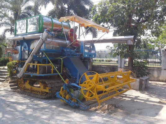 รถเกี่ยวข้าว