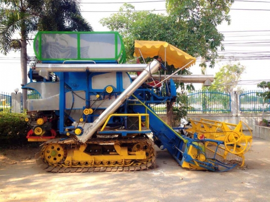 รถเกี่ยวข้าว