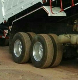 สิบล้อ อีซูซุ 360ปี56 แม่ลูก3คาน ดั้มสามมิตแท้ สภาพดีสวยกริ๊ปเดิมทั้งคันใช้งานวิ่งแค่ 120,000กม. เล่มทะเบียนพร้อมโอน