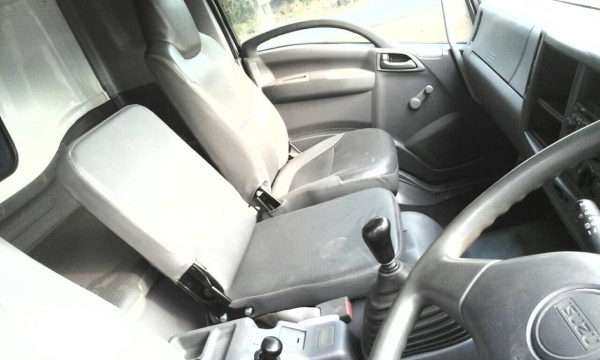 สิบล้อ อีซูซุ 360ปี56 แม่ลูก3คาน ดั้มสามมิตแท้ สภาพดีสวยกริ๊ปเดิมทั้งคันใช้งานวิ่งแค่ 120,000กม. เล่มทะเบียนพร้อมโอน