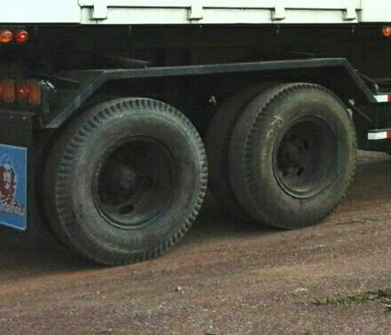 สิบล้อ อีซูซุ 360ปี56 แม่ลูก3คาน ดั้มสามมิตแท้ สภาพดีสวยกริ๊ปเดิมทั้งคันใช้งานวิ่งแค่ 120,000กม. เล่มทะเบียนพร้อมโอน