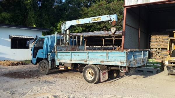 รถเครน 6 ล้อ ยี่ห้ออีซูซุ รถพร้อมใช้งาน รถเครน 6 ล้อ ยี่ห้ออีซูซุ รถพร้อมใช้งาน