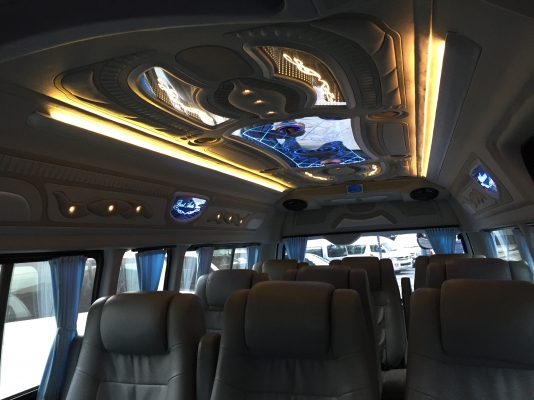 โทร 0877758887นางเบสท์รถตู้ท่าพระ ดีเซลปี12เกียMT