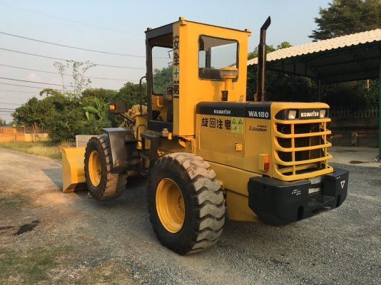 ขายรถตัก Komatsu WA 180-3 รถเก่านอก นำเข้าจากต่างประเทศ สภาพพร้อมใช้ (มีvdoการทำงานครับ) ราคาถูกมากๆ ขายรถตัก Komatsu WA 180-3 รถเก่านอก นำเข้าจากต่างประเทศ สภาพพร้อมใช้ (มีvdoการทำงานครับ) ราคาถูกมากๆ