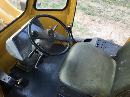 ขายรถตัก Komatsu WA 180-3 รถเก่านอก นำเข้าจากต่างประเทศ สภาพพร้อมใช้ (มีvdoการทำงานครับ) ราคาถูกมากๆ