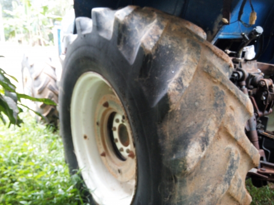ขายรถไถ FORD Euro FT-90 4WD 3 จาน 7 จาน เอกสารใบแจ้งจำหน่าย ราคา 420000