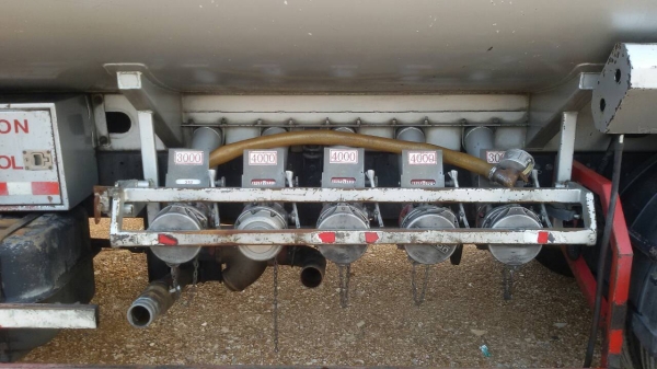 มิตซูปี51.FN.617.260แรง.10เกียร์.ถ้งน้ำมัน20,000ลิตร.ช่วงยาว7,80เมตร.ครัชซีสวย.เครื่องดี.ยางเรเดียลใช้น้อย.ราคา1,055,000.. มิตซูปี51.FN.617.260แรง.10เกียร์.ถ้งน้ำมัน20,000ลิตร.ช่วงยาว7,80เมตร.ครัชซีสวย.เครื่องดี.ยางเรเดียลใช้น้อย.ราคา1,055,000..