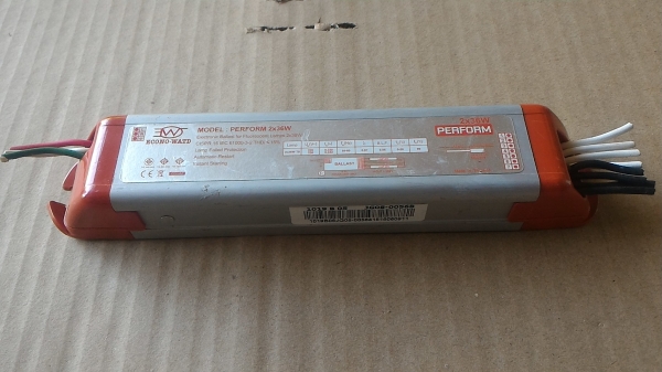 บัลลาสต์อิเล็กทรอนิกส์ ขนาดต่อ 36*2 ต่อหลอดยาวได้ 2 หลอด ไม่ต้องใช้สตาร์เตอร์ต่อ ติดง่าย (มีเยอะ)