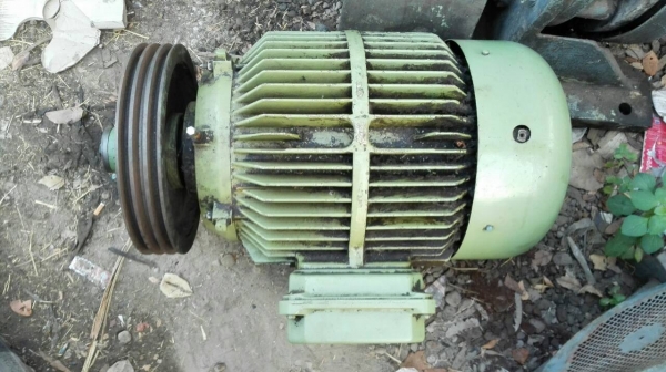 ==== SOLD ==== มอเตอร์ BBC Germany 60 HP. 1465 RPM. 380V. สภาพใหม่ 95\% วิ่งเงียบ สดนอกพร้อมใช้.