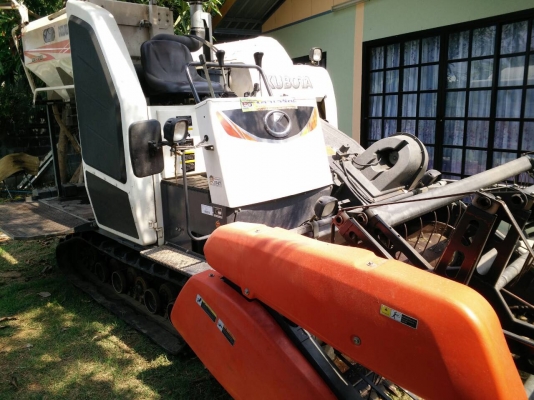 ขายด่วนราคาพิเศษ3วันนี้เท่านั้น!!!!รถเกี่ยวข้าวKOBOTA DC70ลดสุดๆไปเล้ย!!  439,000บาท(เฉพาะตัวรถ)