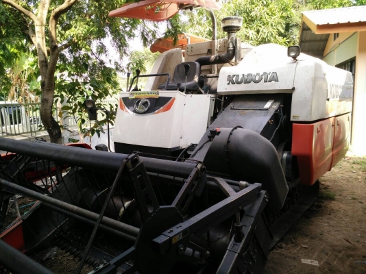 ขายด่วนราคาพิเศษ3วันนี้เท่านั้น!!!!รถเกี่ยวข้าวKOBOTA DC70ลดสุดๆไปเล้ย!!  439,000บาท(เฉพาะตัวรถ)