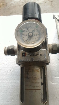 ชุดดักน้ำดักฝุ่นและปรับตั้งแรงดันลมให้คงที่ ยี่ห้อ SMC แบบท่อเดียว เพิ่มความมั่นใจในการดักจับความชื่นและฝุ่นต่างๆ