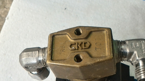 โซลินอยด์วาล์วแบบเอนกประสงค์ ยี่ห้อ CKD ใช้กับ น้ำ น้ำมัน และแก็ส ได้ ทนแรงได้สูง