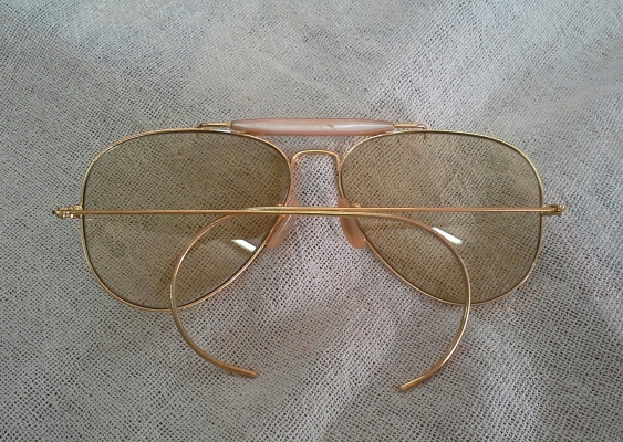 ที่สุดแห่งแว่นตาผู้คว้าชัย B&amp;L RAY-BAN AVIATOR MacArthur OUTDOORSMAN USA