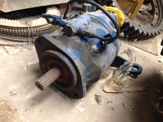 ปั้มไฮโดรลิค ตักหน้าขุดหลัง