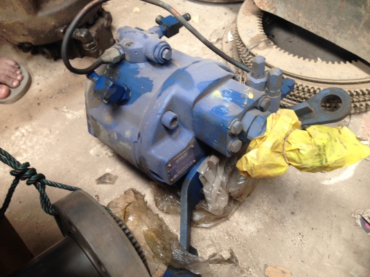 ปั้มไฮโดรลิค ตักหน้าขุดหลัง