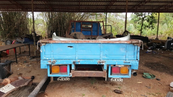 ขาย 6 ล้อ TOYOTA กระบะยาว 4 เมตร เครื่อง 85 แรงม้า คัสซีสวย ทะเบียนครบ