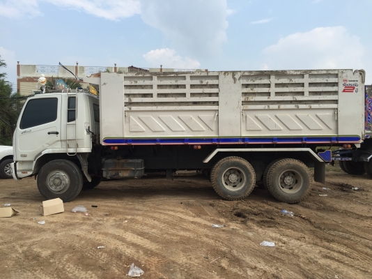 ขายรถบรรทุกfuso 240hp euro3 ปี56 2เพลา ดั๊ม สามมิตรสภาพสวย ใช้งานน้อย ไมล์6หมื่นกว่าโล ราคา1.65ล้าน