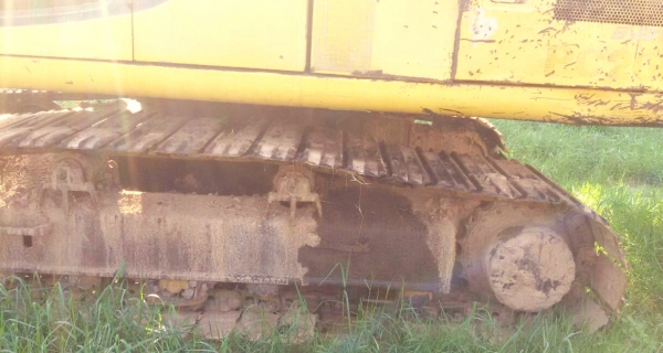 KOMATSU PC 200-6 เอกสารเล่มทะเบียนครบพร้อม ภายในห้องเก๋งสะอาดสวย แอร์เย็น ไฟฟ้าหน้าจอครบ ภายนอกบอดี้สวยเดิม บูมอาร์มไม่มีปะไม่มีดาม ช่วงล่างเอวแน่นดี โรลเลอร์โซ่ใบแทรกสภาพดีโดยรวมประมาณ 65\% พร้อมทำงานได้เลย ราคาต่อรองได้ครับ