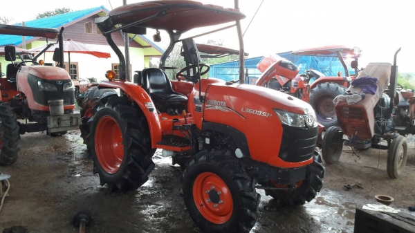 ขายรถไถคูโบต้าL3608sp ตัวเปล่าสภาพเดิมๆคับ รถใช้งานน้อยราคา275,000.